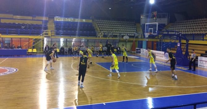 Οι Έφηβοι 71-50 στο Περιστέρι