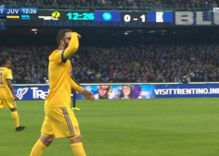 Σκόραρε και προκάλεσε το κοινό της Νάπολι ο Ιγκουαΐν