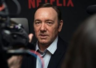 Το Νetflix μόλις «τελείωσε» τον Κέβιν Σπέισι από το House of Cards