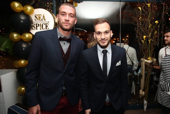 Το βίντεο από την επίσκεψη «κιτρινόμαυρων» στα Ευχοστολίδια του ΟΠΑΠ Το βίντεο από την επίσκεψη «κιτρινόμαυρων» στα Ευχοστολίδια του ΟΠΑΠ