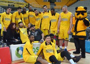 Οι ευχές της Βασίλισσας! (VIDEO)