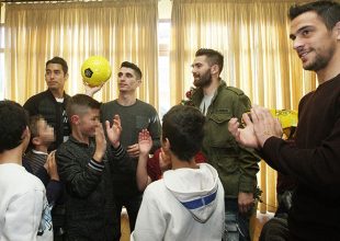 Στιγμές από το γεύμα στα παιδιά του Ιδρύματος Παιδόπολη – Αγιος Ανδρέας