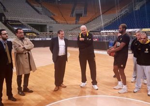 «Δεν ψάχνει προπονητή η ΑΕΚ»