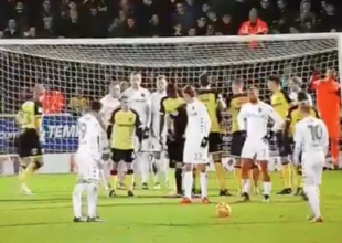 Η απίθανη κομπίνα σε φάουλ της Λιντς! (vids)