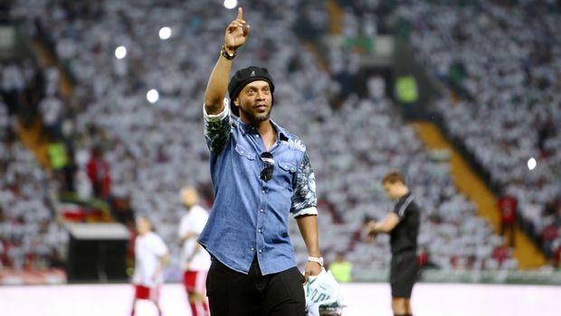 Τέλος το ποδόσφαιρο για τον Ροναλντίνιο Τέλος το ποδόσφαιρο για τον Ροναλντίνιο