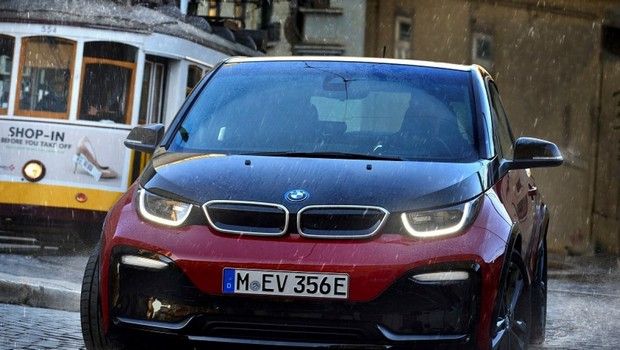BMW i3 με καινοτόμο σύστημα ελέγχου πρόσφυσης