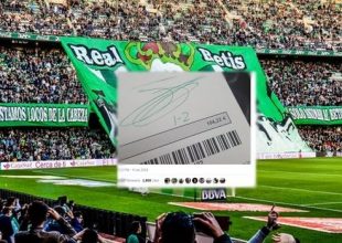 Επικός οπαδός υπέγραφε με το σκορ του… ντέρμπι!