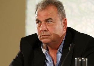 «Σε βλάκες και ανεπάγγελτους δεν απαντάμε»