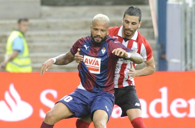 Συμφωνία με Μπεμπέ η ΑΕΚ, μιλάει με Έιμπαρ