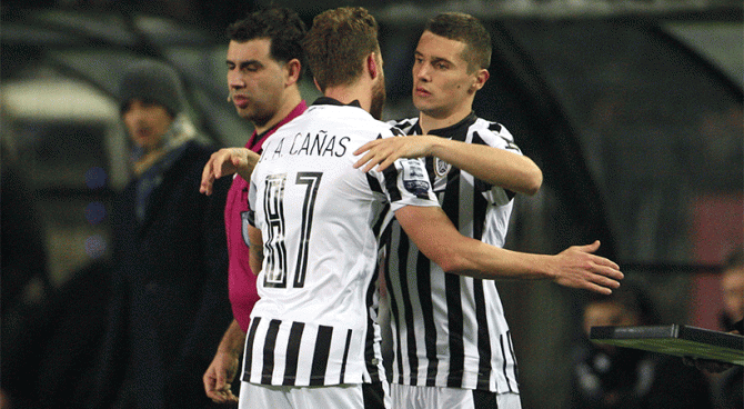 Υπέγραψε στη Σταντάρ ο Τσίμιροτ