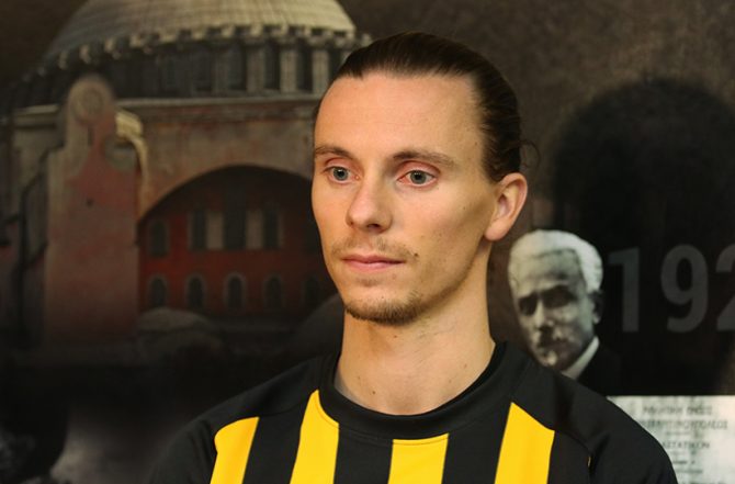 «Κέρδισε τον Χουλτ από την Νότιγχαμ» (ΦΩΤΟ) «Κέρδισε τον Χουλτ από την Νότιγχαμ» (ΦΩΤΟ)