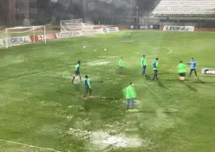 Κωμωδία: Ξεκίνησε το ματς στη Λιβαδειά για… να διακοπεί