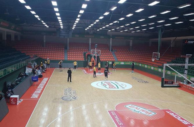 Προπονήθηκε η ΑΕΚ στο Kara Ali Acar Sport Hall