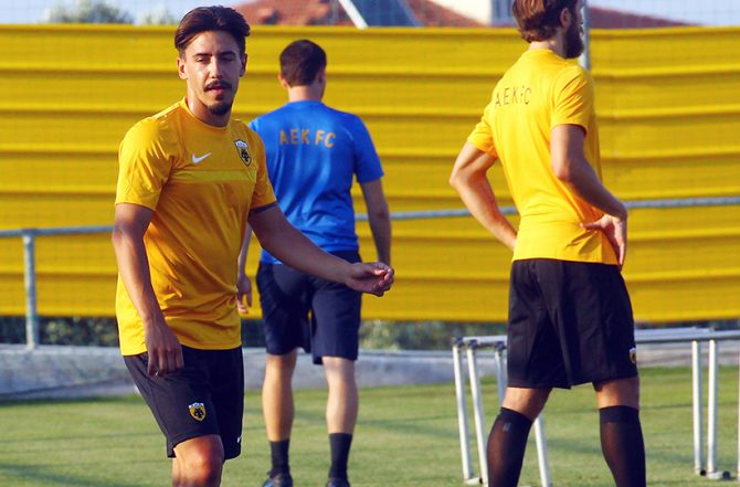 Μπήκε ο Σιμόες που… «τρέχει» για Φάληρο!