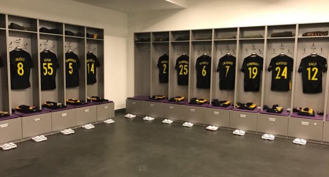 Όλα έτοιμα στα αποδυτήρια (pics+vid)