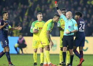 Εξάμηνος αποκλεισμός για τον διαιτητή που έκανε τάκλιν σε παίκτη (vid)