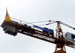 Και δεύτερος γερανός στο γήπεδο! (vid)