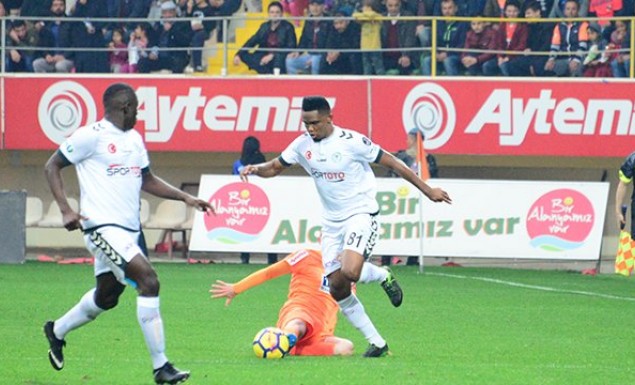 Άνοιξε λογαριασμό με το… γνωστό του πέναλτι ο Ετό (vid)