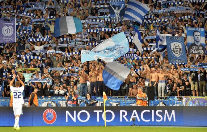 Ο Ρουβίκωνας κατά των οπαδών της Ντιναμό Κιέβου Ο Ρουβίκωνας κατά των οπαδών της Ντιναμό Κιέβου