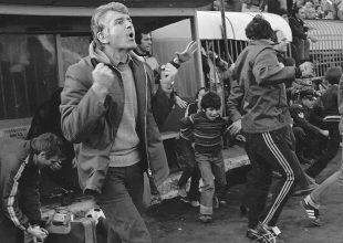 Πρόκριση στη κόψη του ξυραφιού (vid)