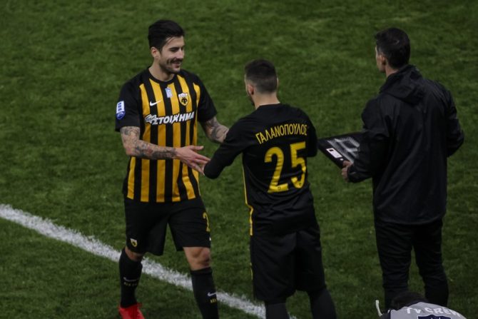 Αποθέωση Κονέ σε Γιακουμάκη (ΦΩΤΟ)