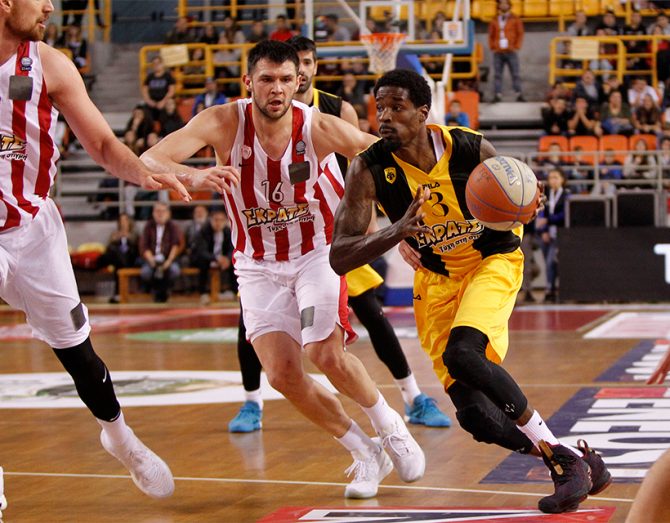 Παντού με την Βασίλισσα ο Χάρις (ΦΩΤΟ)