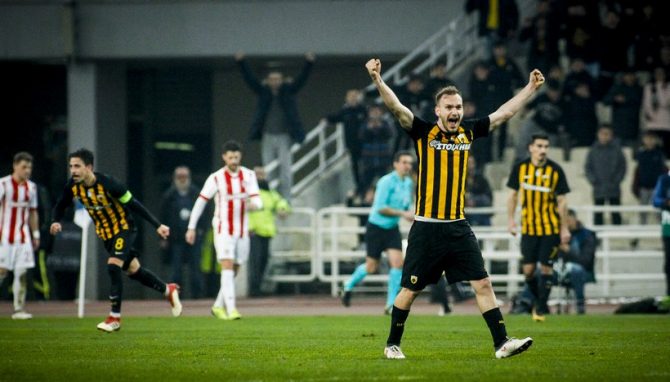 Ο αριστερός Μπακ – άκης!