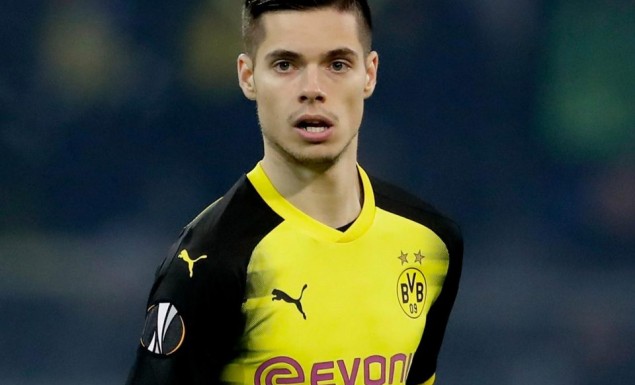 «Γιγαντομαχία» για το ταλέντο της Ντόρτμουντ «Γιγαντομαχία» για το ταλέντο της Ντόρτμουντ