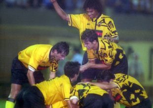 Οι «μάγοι» μέσα, οι «έριδες» έξω (vid)