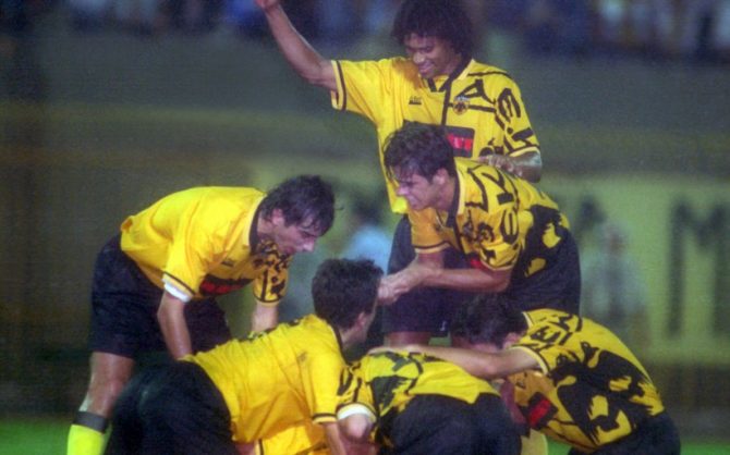 Οι «μάγοι» μέσα, οι «έριδες» έξω (vid)