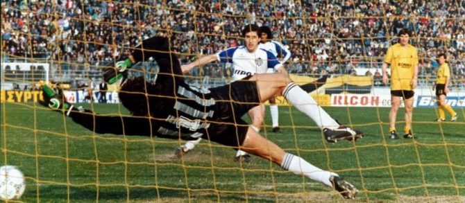 Ο φύλακας-άγγελος Οικονομόπουλος (vid) Ο φύλακας-άγγελος Οικονομόπουλος (vid)