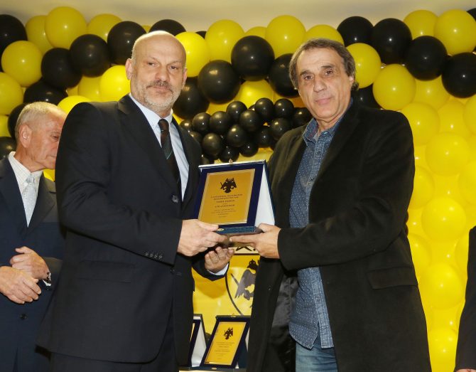 4αρα με Τάκη (vid)