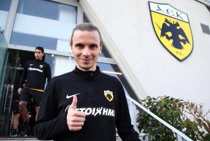 Δεν έπαιξε ο Χούλτ στην ήττα της Σουηδίας