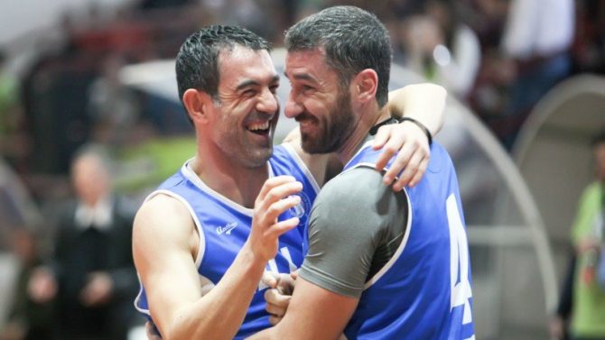 Τσιάρτας, Καραγκούνης και Σεϊταρίδης… το ‘χουν και στο μπάσκετ! (vids) Τσιάρτας, Καραγκούνης και Σεϊταρίδης… το ‘χουν και στο μπάσκετ! (vids)