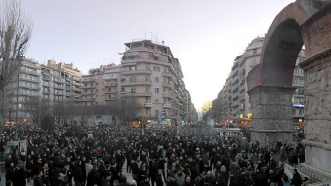Ραντεβού στην Πλ. Αριστοτέλους, γιγαντοοθόνη στην Τούμπα Ραντεβού στην Πλ. Αριστοτέλους, γιγαντοοθόνη στην Τούμπα