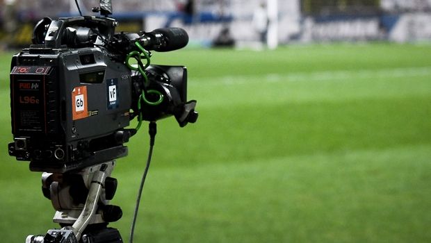 Θέλει την κεντρική διαχείριση της Super League η Cosmote TV Θέλει την κεντρική διαχείριση της Super League η Cosmote TV