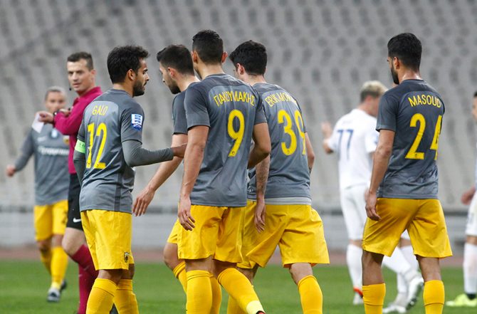 Ξεμούδιασε με… μπάλα και πεντάρα!