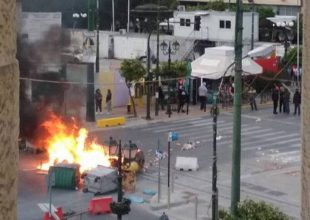 Η επίθεση των ΜΑΤ στον Πειραιά σε βίντεο