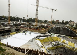 Δεν σταματούν ποτέ οι εργασίες (vid)