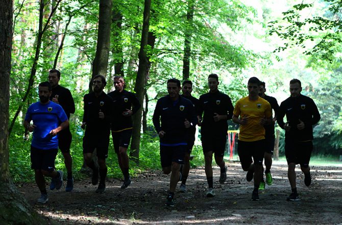 Όλοι οι δρόμοι οδηγούν και φέτος στο Κίελτσε (pic) Όλοι οι δρόμοι οδηγούν και φέτος στο Κίελτσε (pic)