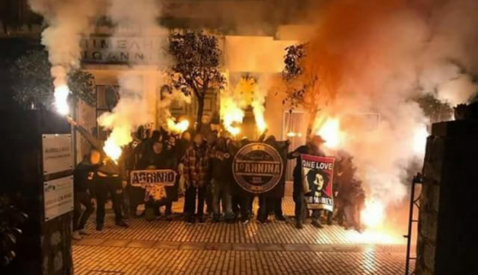 ORIGINAL καταστάσεις στα Ιωάννινα (PICS) ORIGINAL καταστάσεις στα Ιωάννινα (PICS)