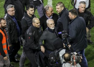 Η ξεφτίλα Σαββίδη κάνει τον γύρο του κόσμου (PICS)