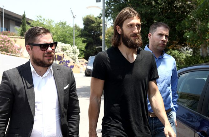 Στα γραφεία της ΠΑΕ ο Τσιγκρίνσκι!