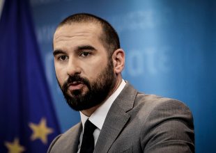 Τζανακόπουλος: Δεν μας τρομάζει το ποδοσφαιρικό Grexit