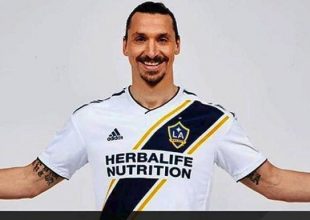 Σμιντ: «Ο Ίμπρα δεν είνα φυσιολογικός άνθρωπος»