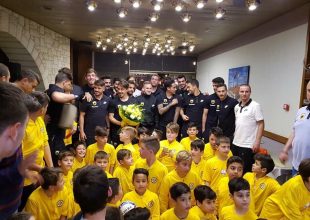 Οι μικροί καλωσόρισαν τους μεγάλους (pics)