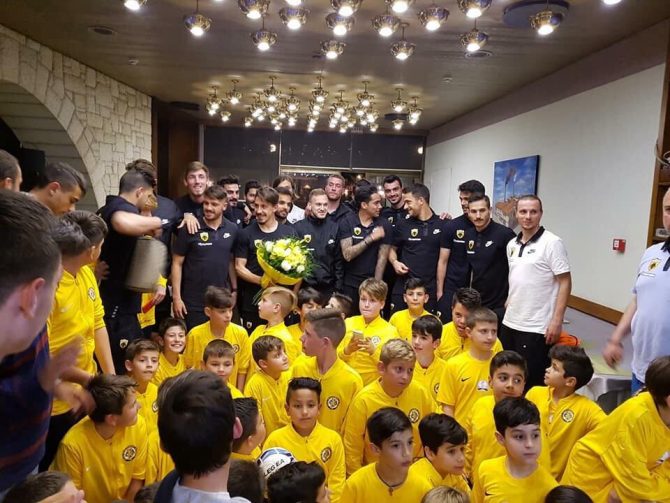 Οι μικροί καλωσόρισαν τους μεγάλους (pics)