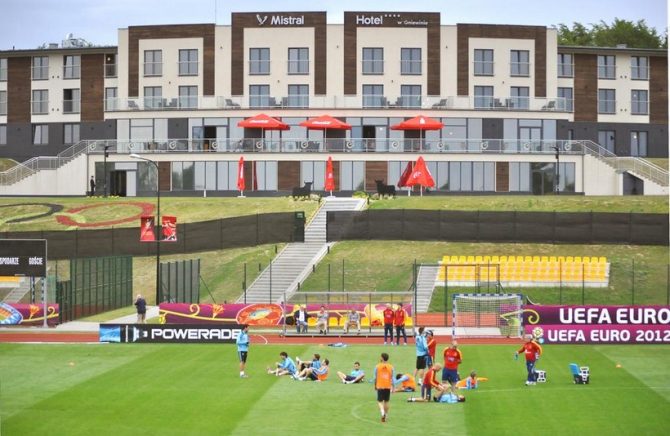 Στο τραπέζι και το Γκνιεβίνο! (PICS) Στο τραπέζι και το Γκνιεβίνο! (PICS)