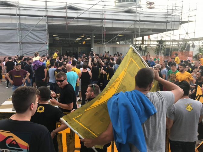 «Τρέλα» για Μανόλο και παίκτες (pics)