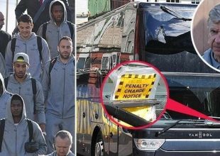 Η κακή ημέρα για τον Βενγκέρ φάνηκε από το… πούλμαν!